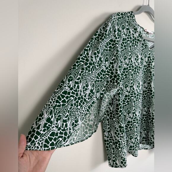 Jude Connally Green and White Giraffe Print Fly Away Sleeve Size XL EUC - Picture 2 of 7